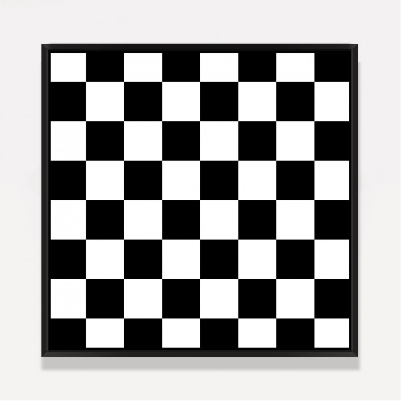 Tabuleiro de xadrez com o rei no fundo branco composição peça de xadrez rei  no fundo do tabuleiro de xadrez cor preta sobre fundo brancoxa