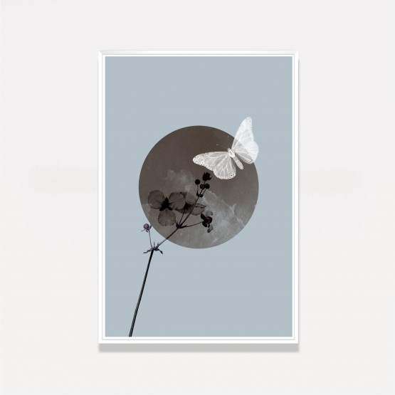 Quadro Borboleta Branca Sobre a Lua Cheia com Flor